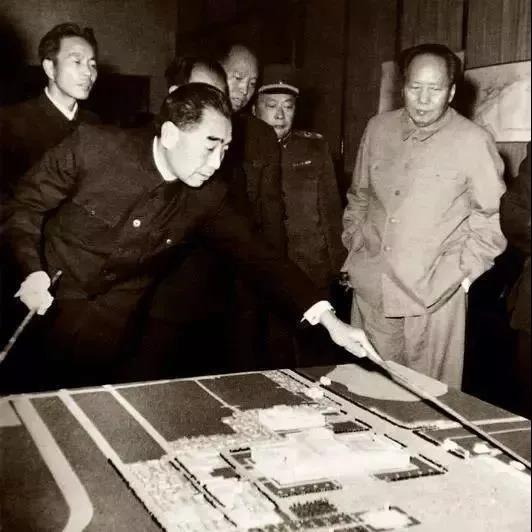 人民大会堂的建成,为何仅用一年时间?
