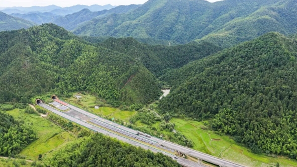 “零碳高速·江西实践”系列②：“阳光银行”点亮零碳高速网