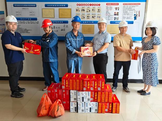 公司领导深入一线开展“送清凉”慰问活动
