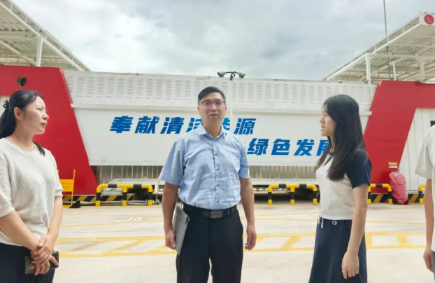 公司总经理巫过房督导进贤加气站